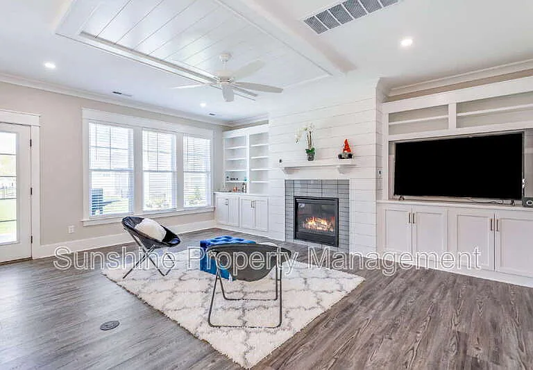 2852 Martins Point Way — Photo 3