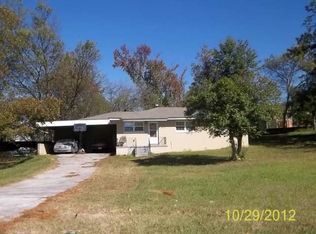 1605 Cambridge Dr, Macon, GA