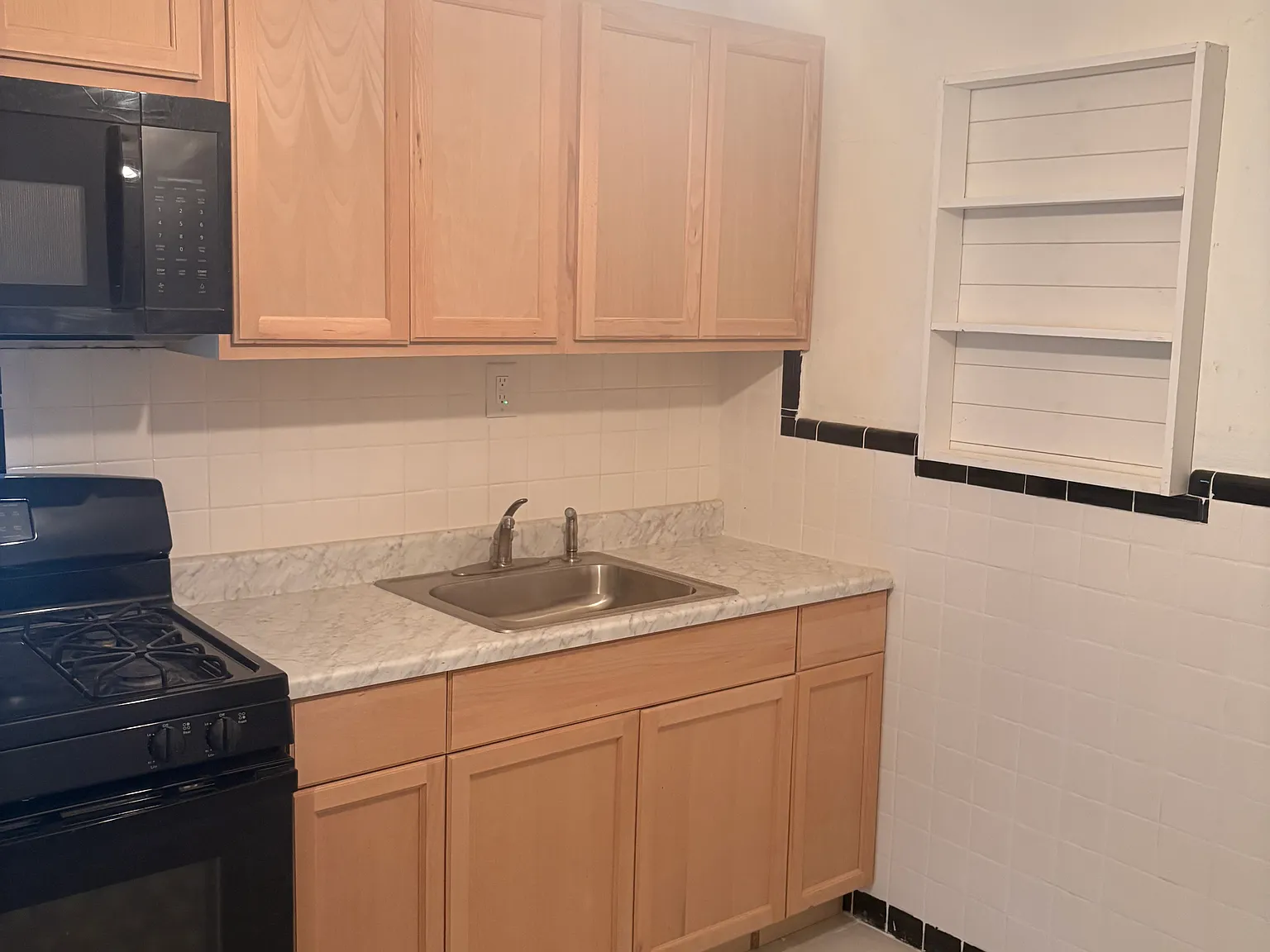 3 bed, 1104 sqft, $1,300 — Photo 2