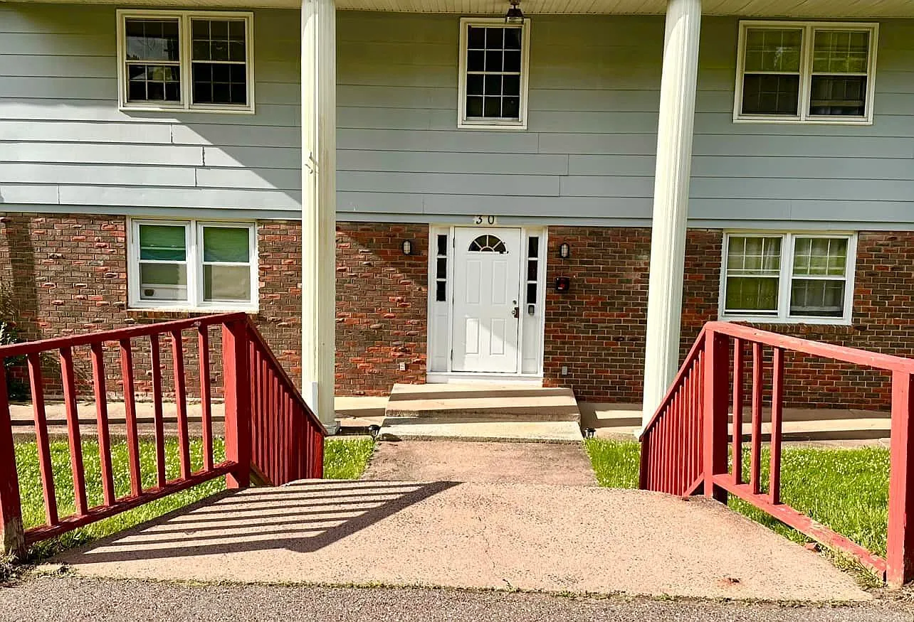 Regency — Photo 2
