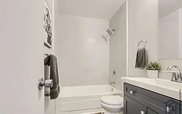 8 King Richard Ct — Photo 6