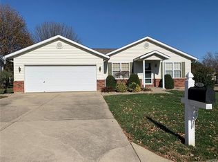 335 Briarwood Dr, Waterloo, IL 62298