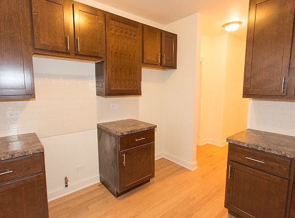 2nd image of 4869 N Washtenaw Ave #Igone