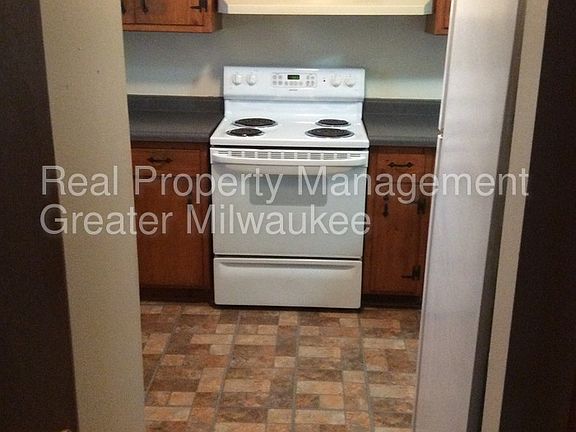 2nd image of 1800 Manhattan Dr
