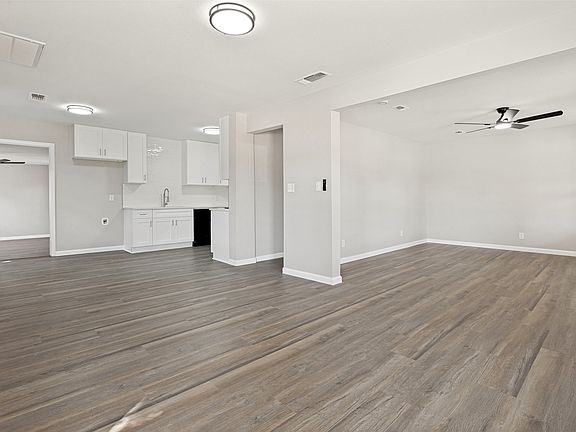 5th image of 289 Sunset Dr