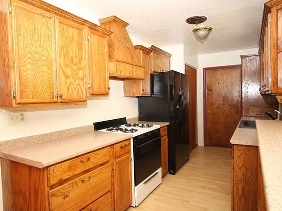 2nd image of 3201 Mill Brook Dr