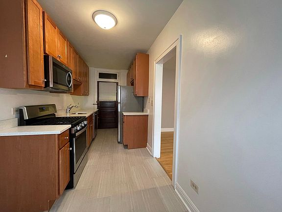 2nd image of 801 S Euclid Ave
