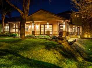 8 Valhalla Dr, Bay City, TX 77414