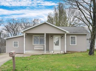 121 Forest Park Dr, Bedford, IN 47421