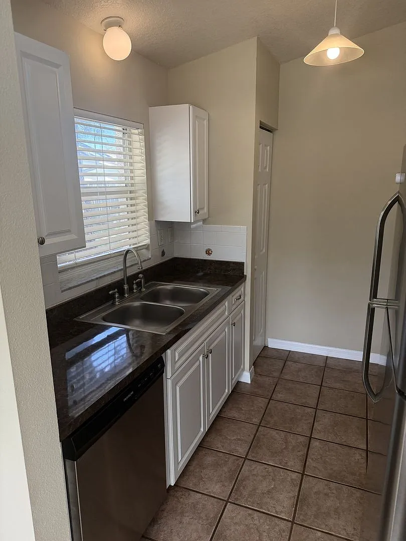 2779 Cypress Dr — Photo 4