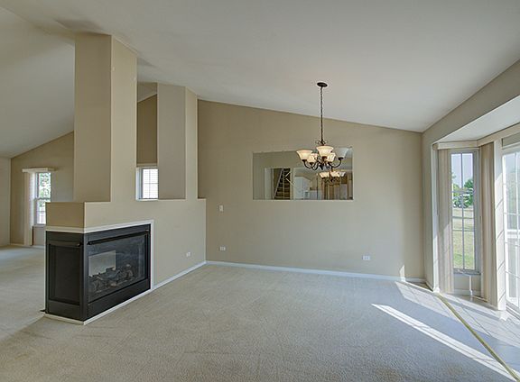 5th image of 1704 Lake Pointe Ct