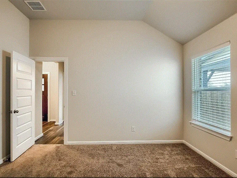 113 Thurston Dr — Photo 38