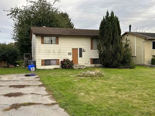 13854 89a Ave, Surrey, BC V3V 6K9
