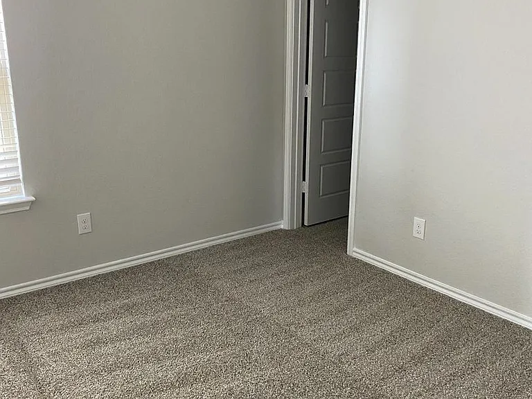 8226 Noble Crst — Photo 4