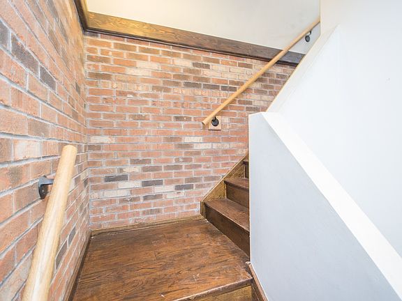 2nd image of 258 Lakeview Dr