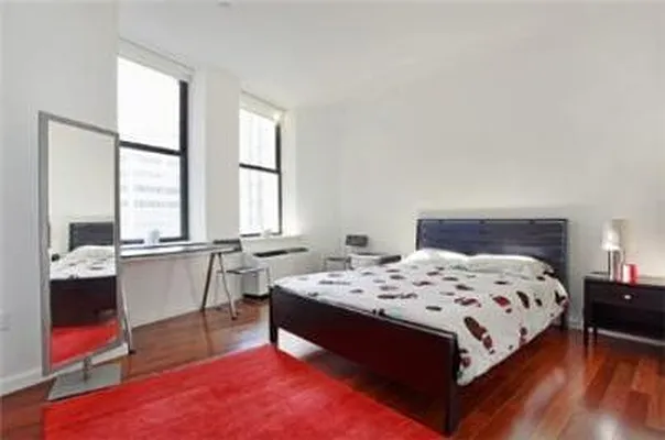 Rented by R New York | media 8