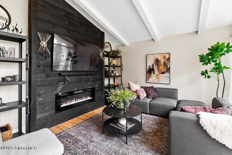 5th image of 26 Brookwood Avenue