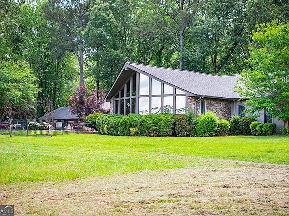 2nd image of 1050 Denton Rd