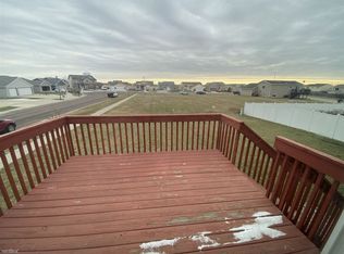 6047 Bennett Ct S, Fargo, ND 58104