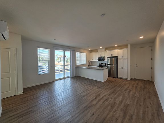 3rd image of 310 N Palm Ave #103