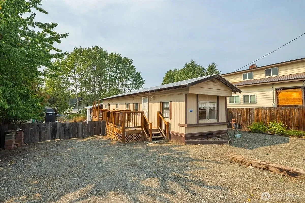 2 bed, 672 sqft, $1,450 — Photo 1