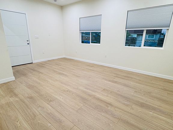 4th image of 10031 Noble Ave