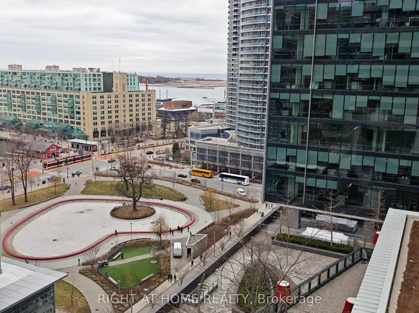 88 Harbour St #1401, Toronto, ON M5J 0C3