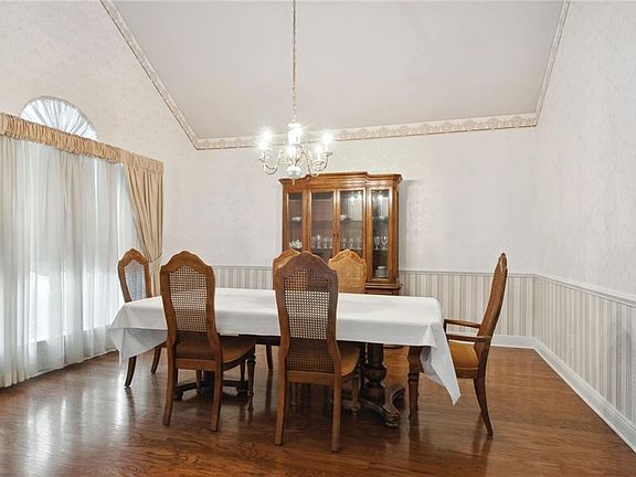 5th image of 216 Little Bayou Ln