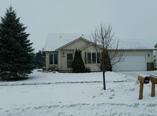 5274 West Lanark Dr, Grand Forks, ND 58203