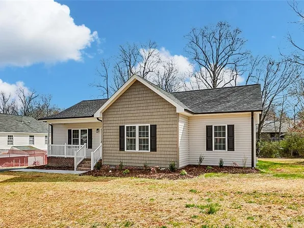 709 Uwharrie St, Asheboro, NC 27203