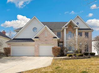 2307 Skylane Dr, Naperville, IL 60564