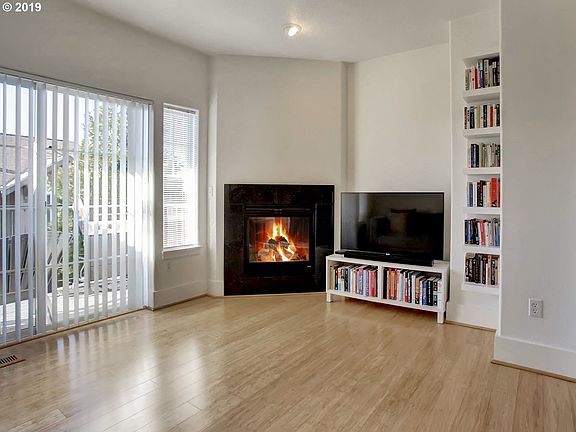 4th image of 754 NW 118th Ave #102