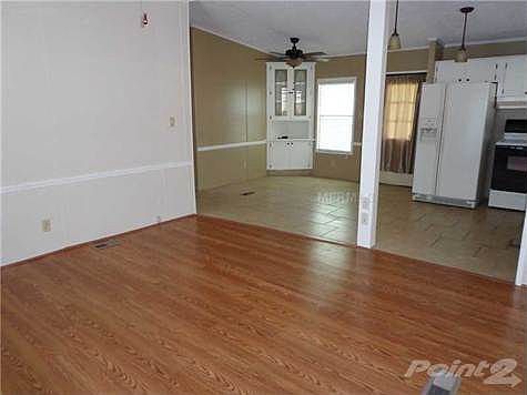 4th image of 3134 Hidden Lake Dr
