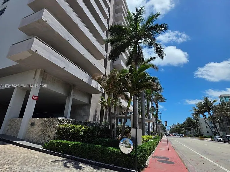 9225 Collins Ave #1409 — Photo 41