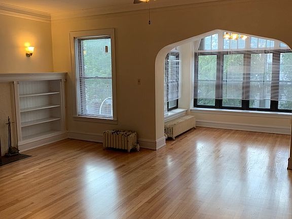 2nd image of 5857-59 N Kenmore Ave