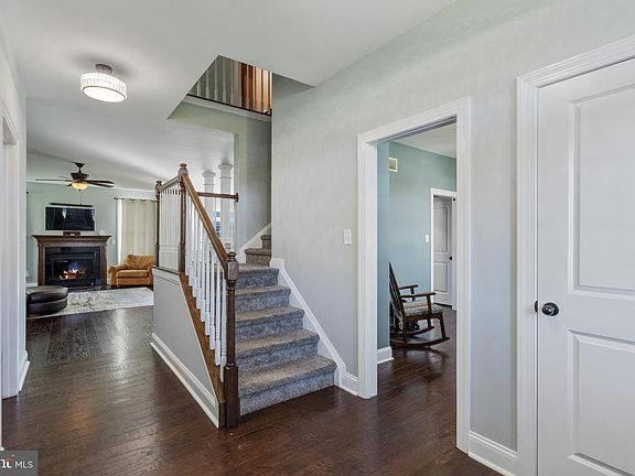 2nd image of 13 Shore Ln