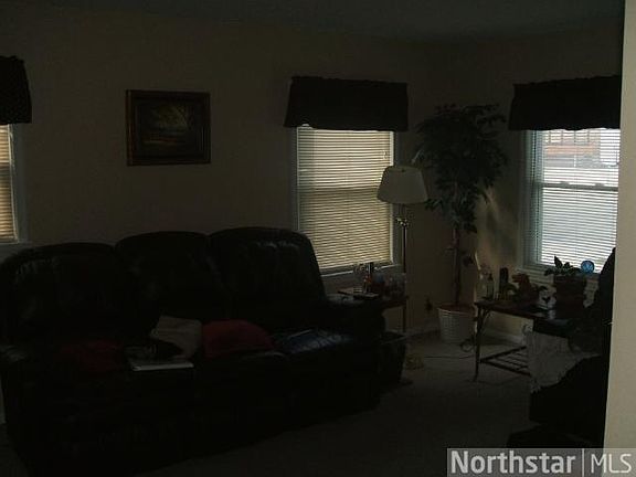 3rd image of 914 N Armstrong Ave