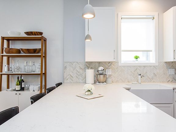 5th image of 1115 N Hermitage Ave APT 2A