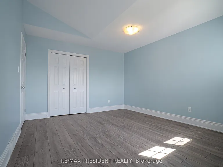 1565 Mickleborough Ct — Photo 28