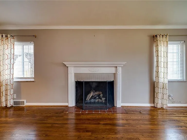 314 Beverly Pl — Photo 7