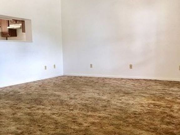 3rd image of 116 Faulkner Cir APT 9