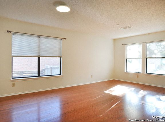 4th image of 2558 Ashley Oak Dr