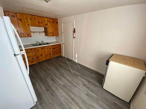 4th image of 694 Washington Ave #696