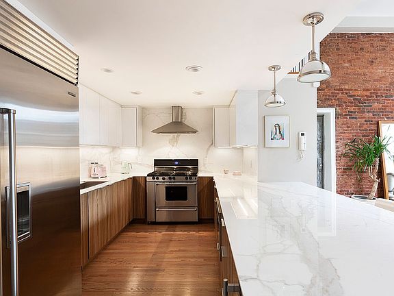 5th image of 51 Warren St APT 5E
