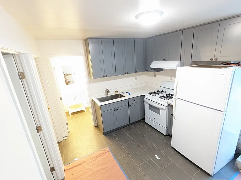 9848 Macarthur Blvd #C — Photo 11