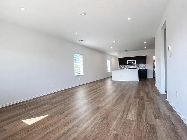 1739 Royal Rim Dr — Photo 7