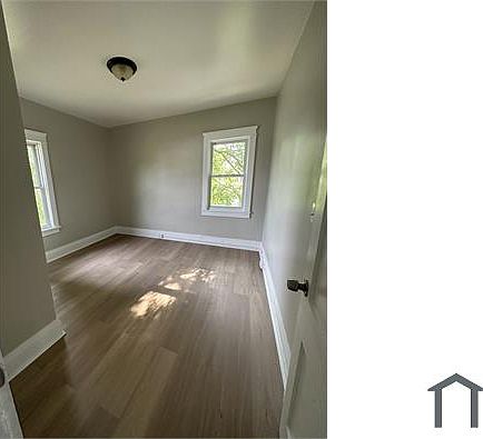 4th image of 1185 E 123rd St #Up