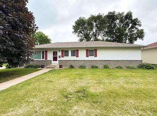 202 State St, Emmetsburg, IA 50536