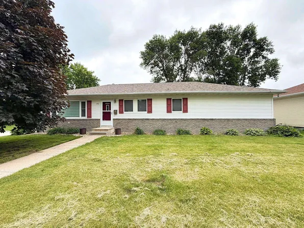 202 State St, Emmetsburg, IA 50536