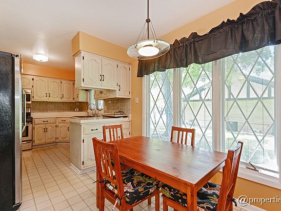 Kitchen / Breakfast Room